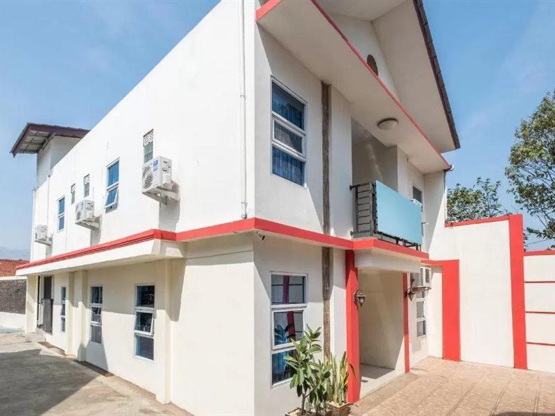 Reddoorz Syariah At Sudirman Street Garut Hotel Kültér fotó