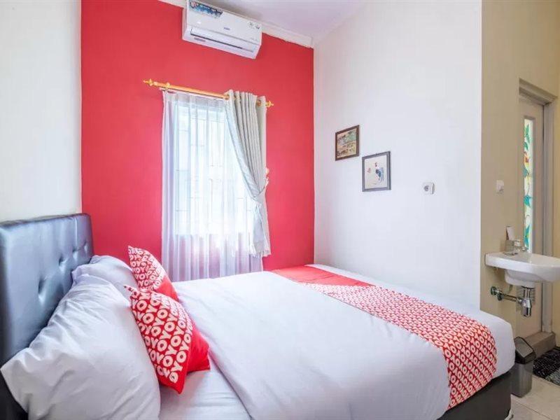 Reddoorz Syariah At Sudirman Street Garut Hotel Kültér fotó
