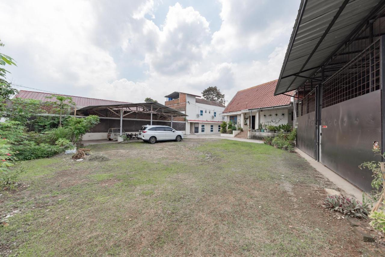 Reddoorz Syariah At Sudirman Street Garut Hotel Kültér fotó