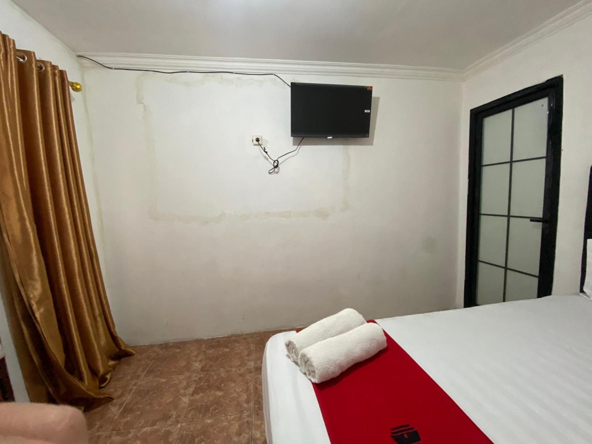 Reddoorz Syariah At Sudirman Street Garut Hotel Kültér fotó